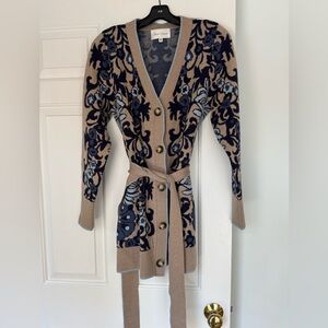 Cara Cara Randy Cardigan.

100% wool

Comes from smoke/pet free home